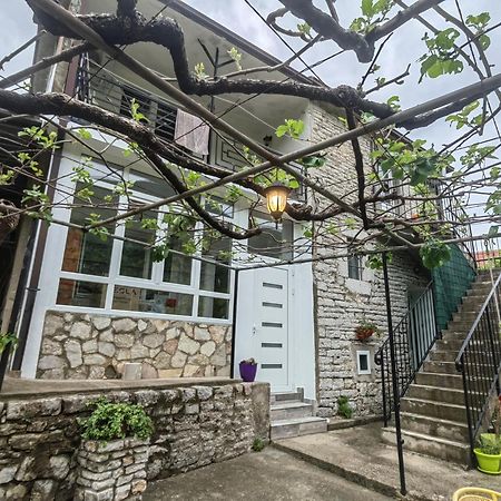 Old House Morinj Apartment ภายนอก รูปภาพ